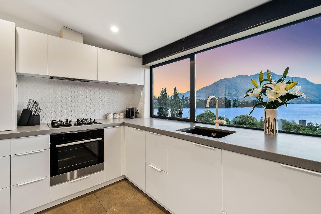 Lakeside Luxury On Suburb Street Queenstown Exterior foto